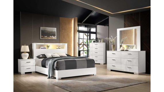 1021 Elaine King Bedroom Set