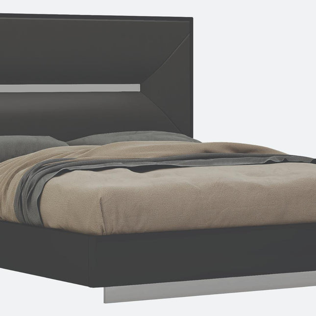 1071 - Cypress King Bed in Black