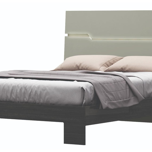 1051 Skylar King Bed Grey