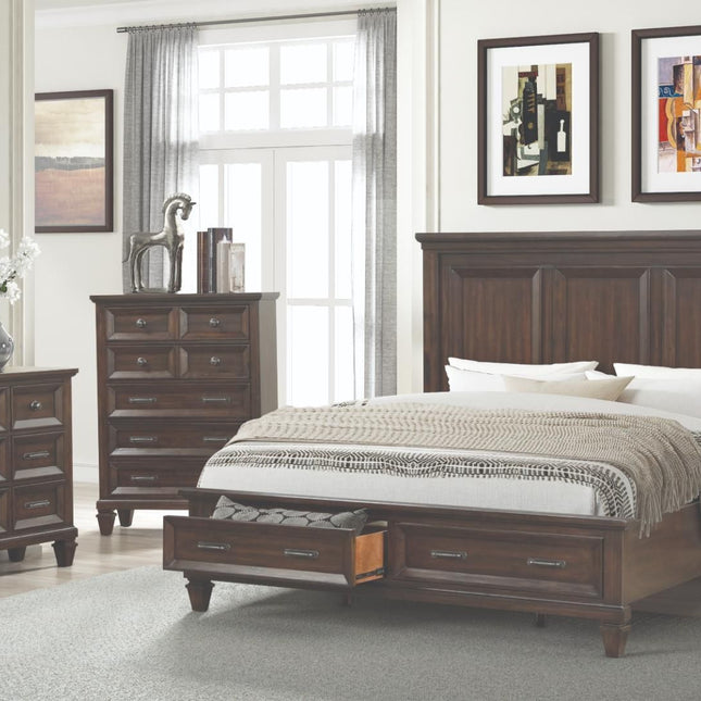 1251 Hamilton King Bedroom Set in Walnut