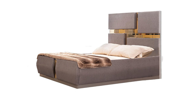 1341 Lorenzo Queen Bed