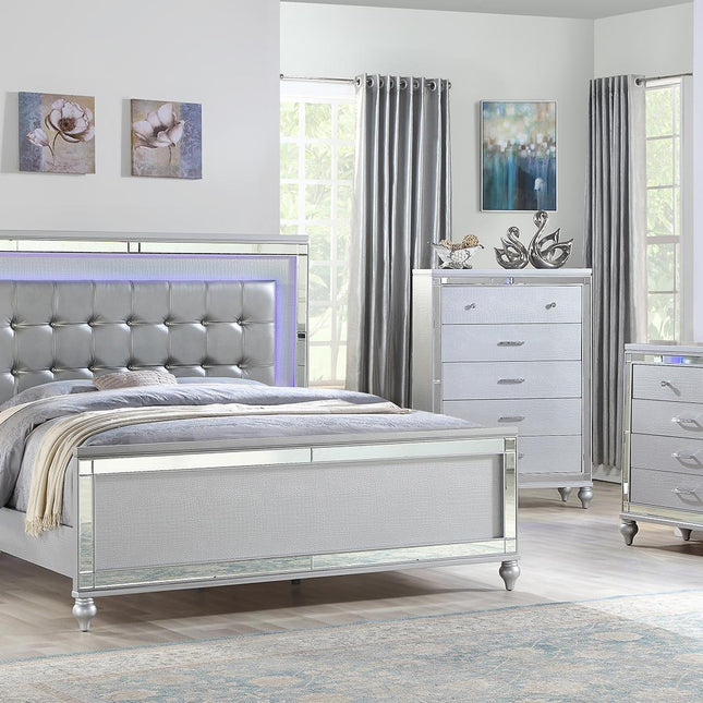 1714 Sterling King Bedroom Set in Silver